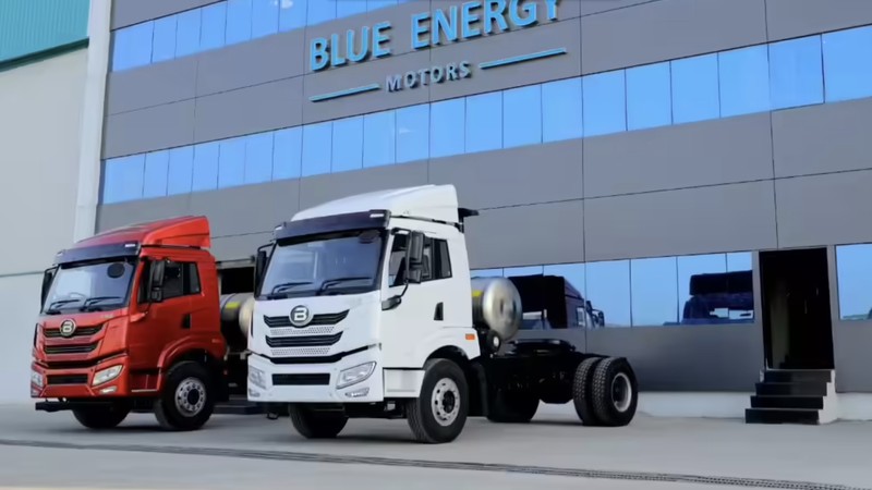 ET Auto — LNG can bridge India’s shift to electric trucking: Blue Energy Motors' Anand Mimani