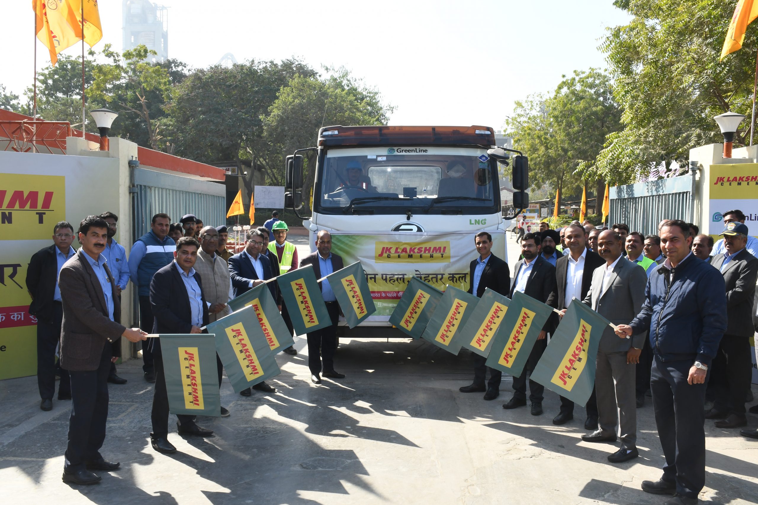 Blue Energy Motors LNG trucks hit Indian roads - Blue Energy